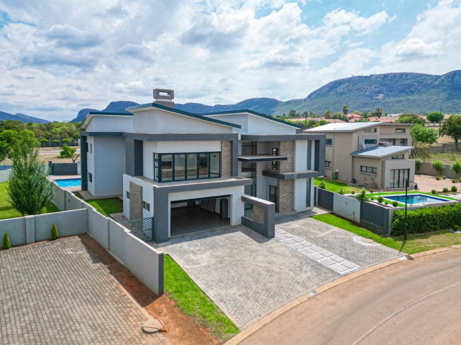 6 Bedroom Property for Sale in Gateway Manor North West